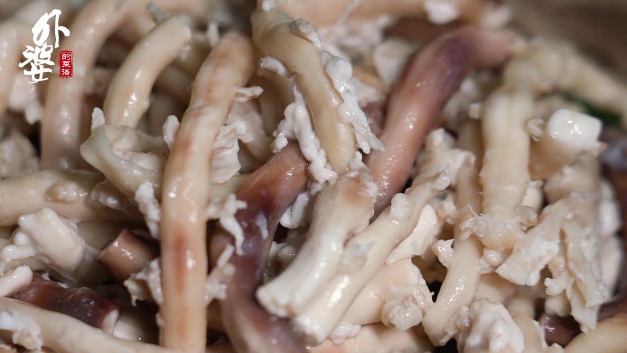 很少人吃过的苏北羊脊髓,看着像蘑菇吃起来像香肠,外乡人吃不惯