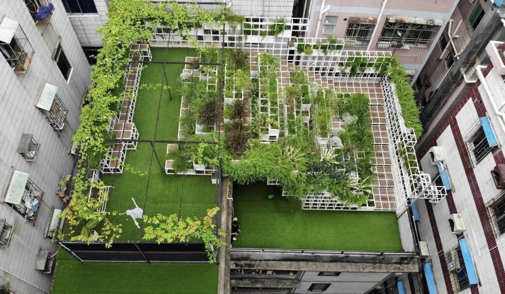 屋顶花园除了清新空气美化环境,还是一块城市海绵