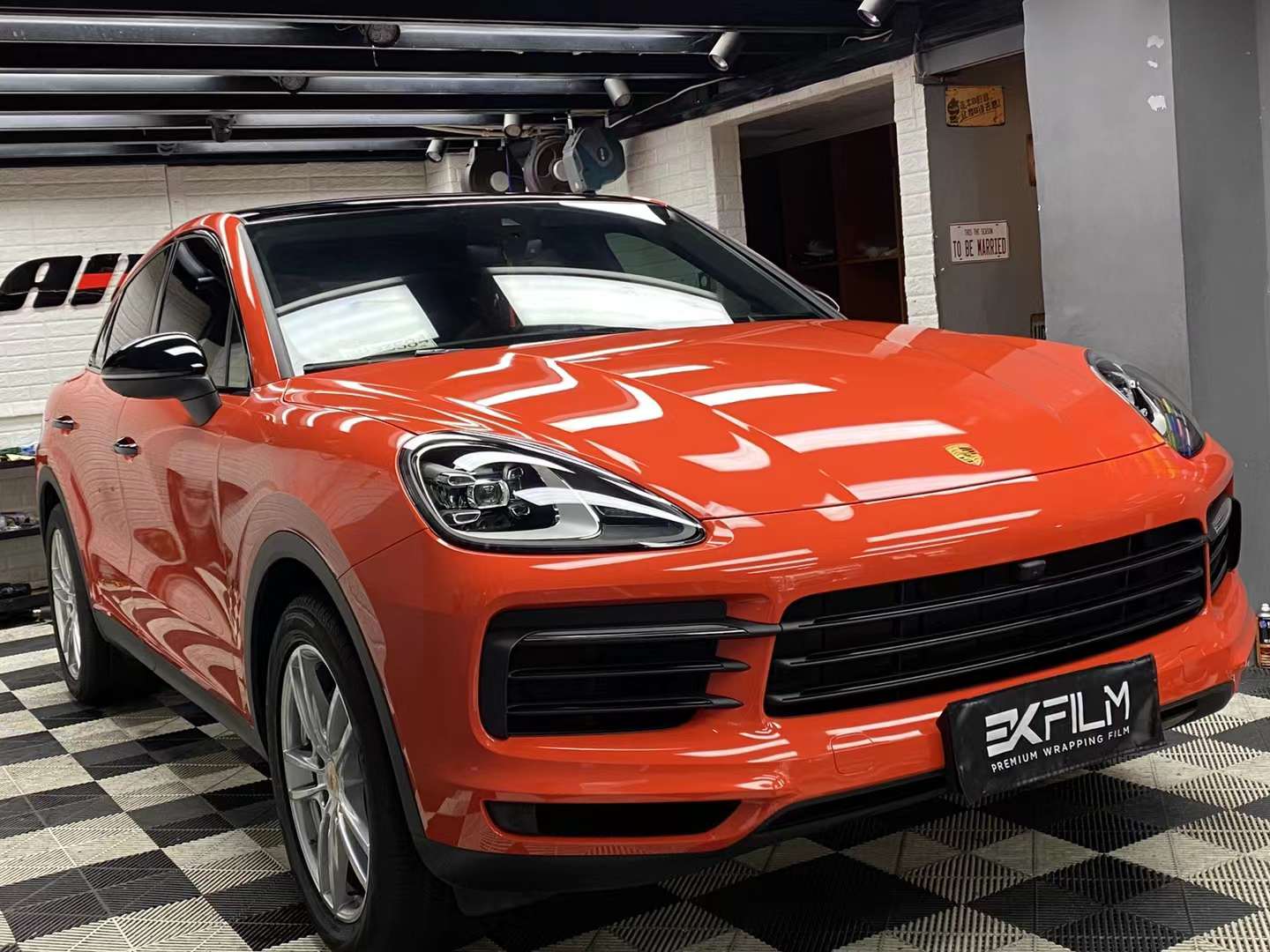 保时捷卡宴coupe汽车贴膜ekfilm-ek改色膜原厂色熔岩橙