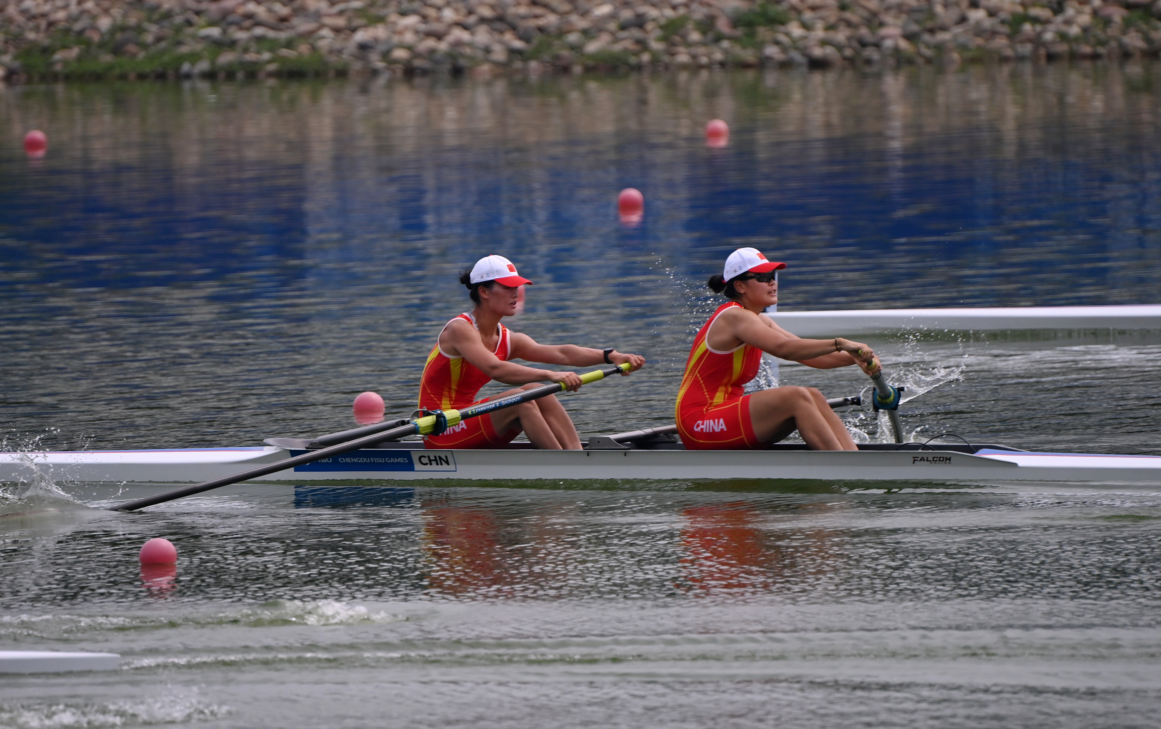赛艇——女子双人单桨决赛:周羽秀/张佩歆获得冠军