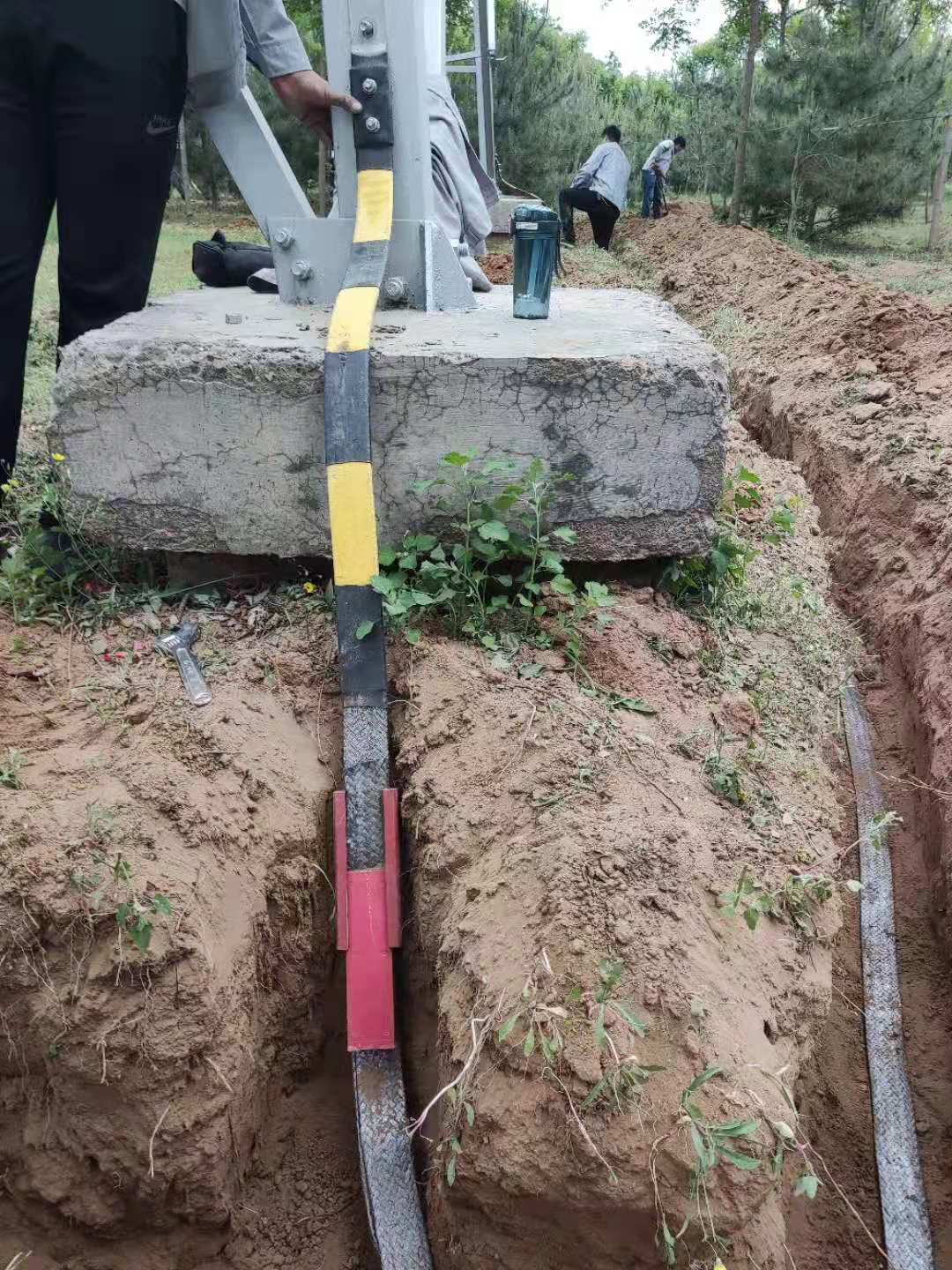 石墨接地体怎样安装