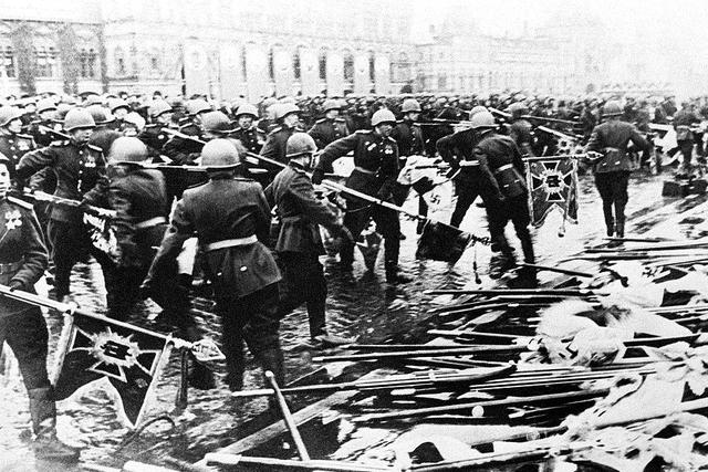 镜头中的战争:苏联摄影记者拍摄的伟大卫国战争