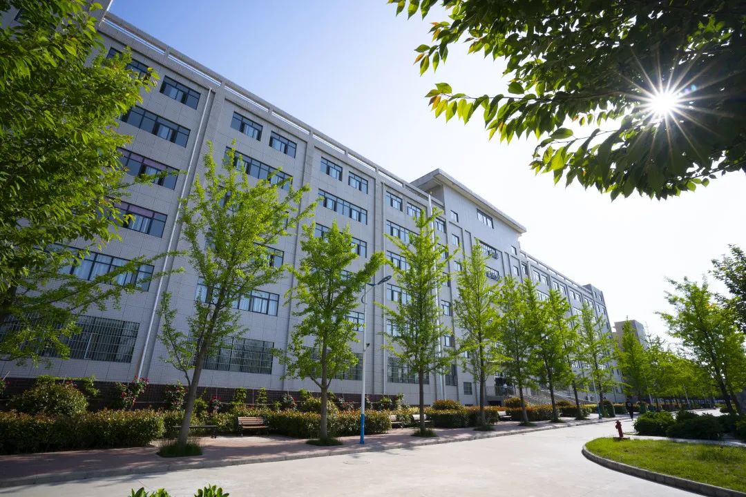 全日制高等院校——宝鸡中北职业学院拿出43万余元奖励资助学优生困难
