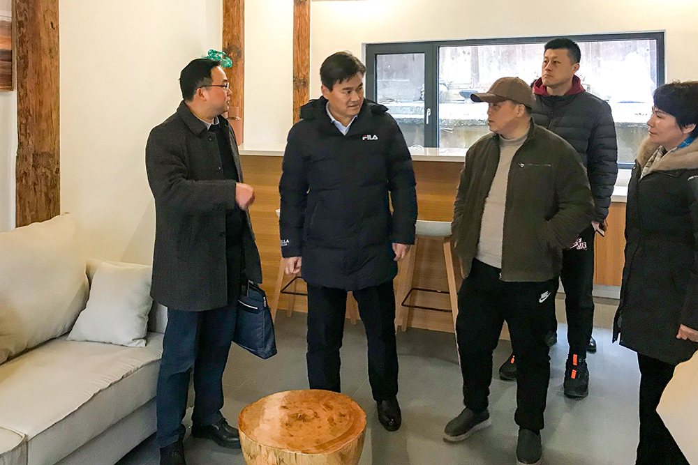 向恒林调研泸溪县特色民宿建设工作