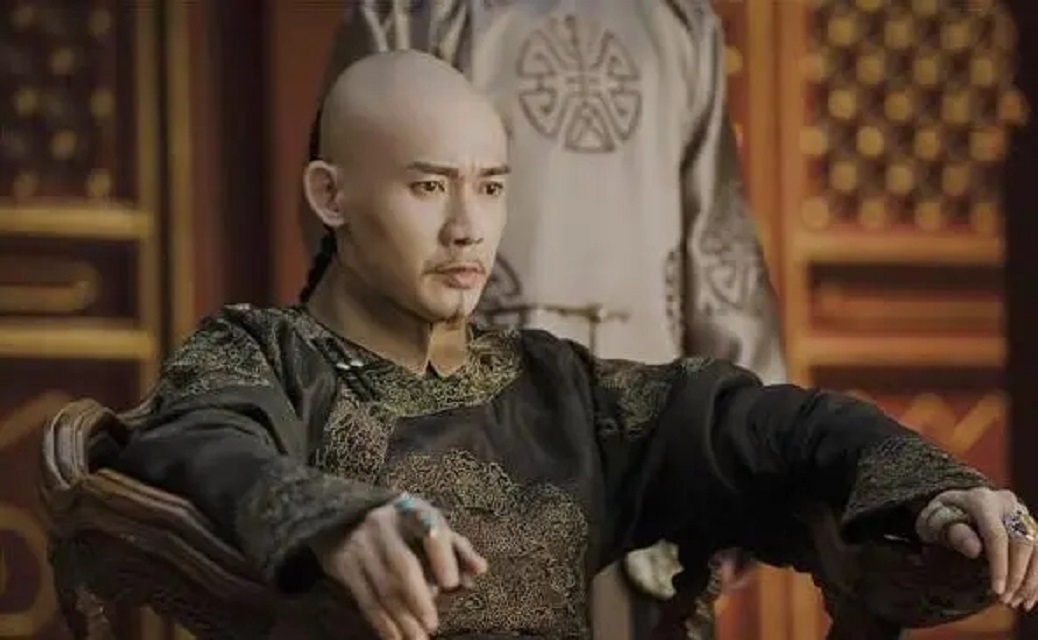 和坤做官时有三不贪,科举钱不贪,赈灾钱不贪,而第三点更显高明