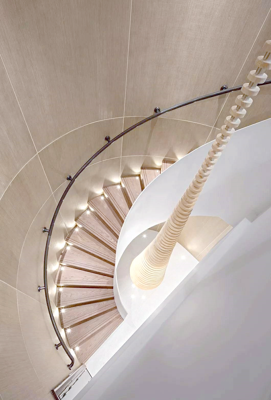 探索多样复式楼梯设计,附详细尺寸与创意细节