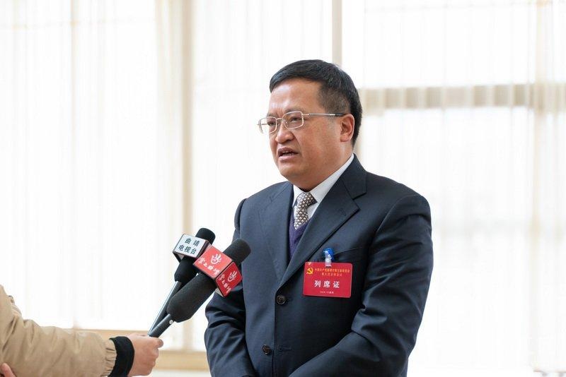 中共曲靖市委五届九次全会专访—市教育体育局党组书记,局长杨学智