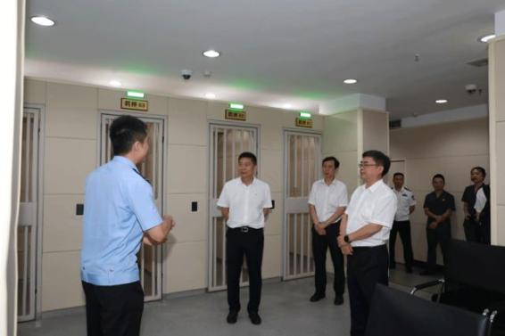 武汉海事法院贾石松院长一行来院调研交流