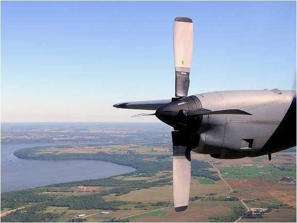 螺旋桨飞机需要顺桨的三种情况