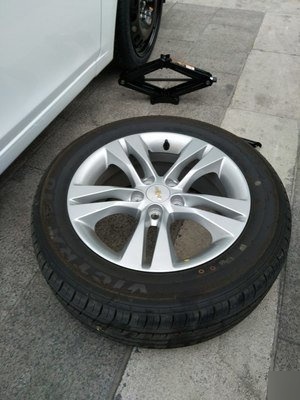 科鲁兹的轮胎补一下4s店一般多少钱?