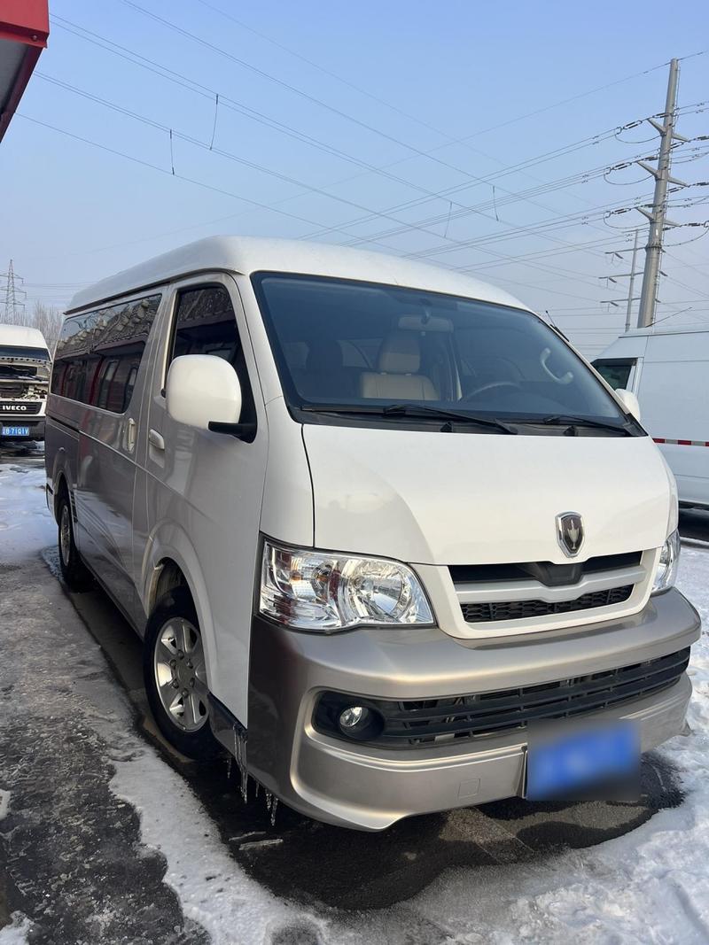 金杯自动挡商务车7座