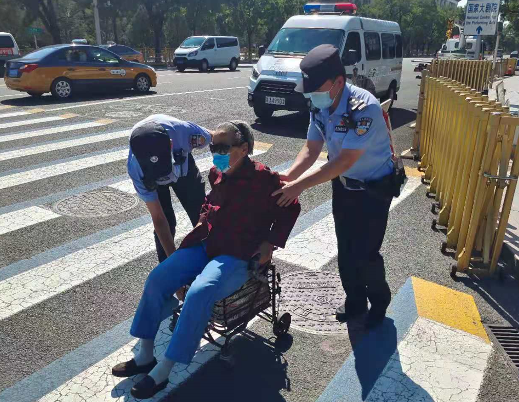 北京警察有多暖?