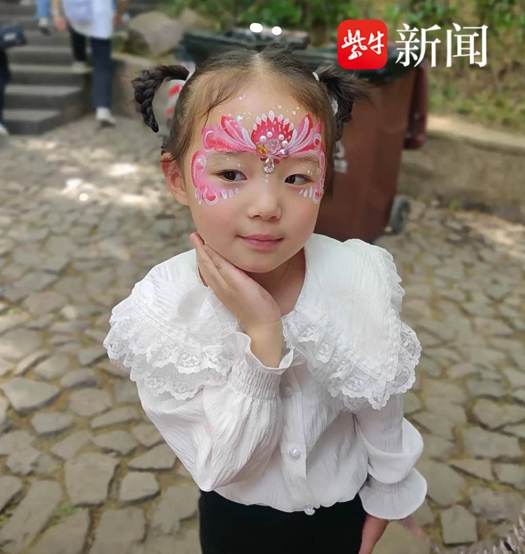 95后美术老师辞职摆摊画面部彩绘,圆了小朋友的童话梦