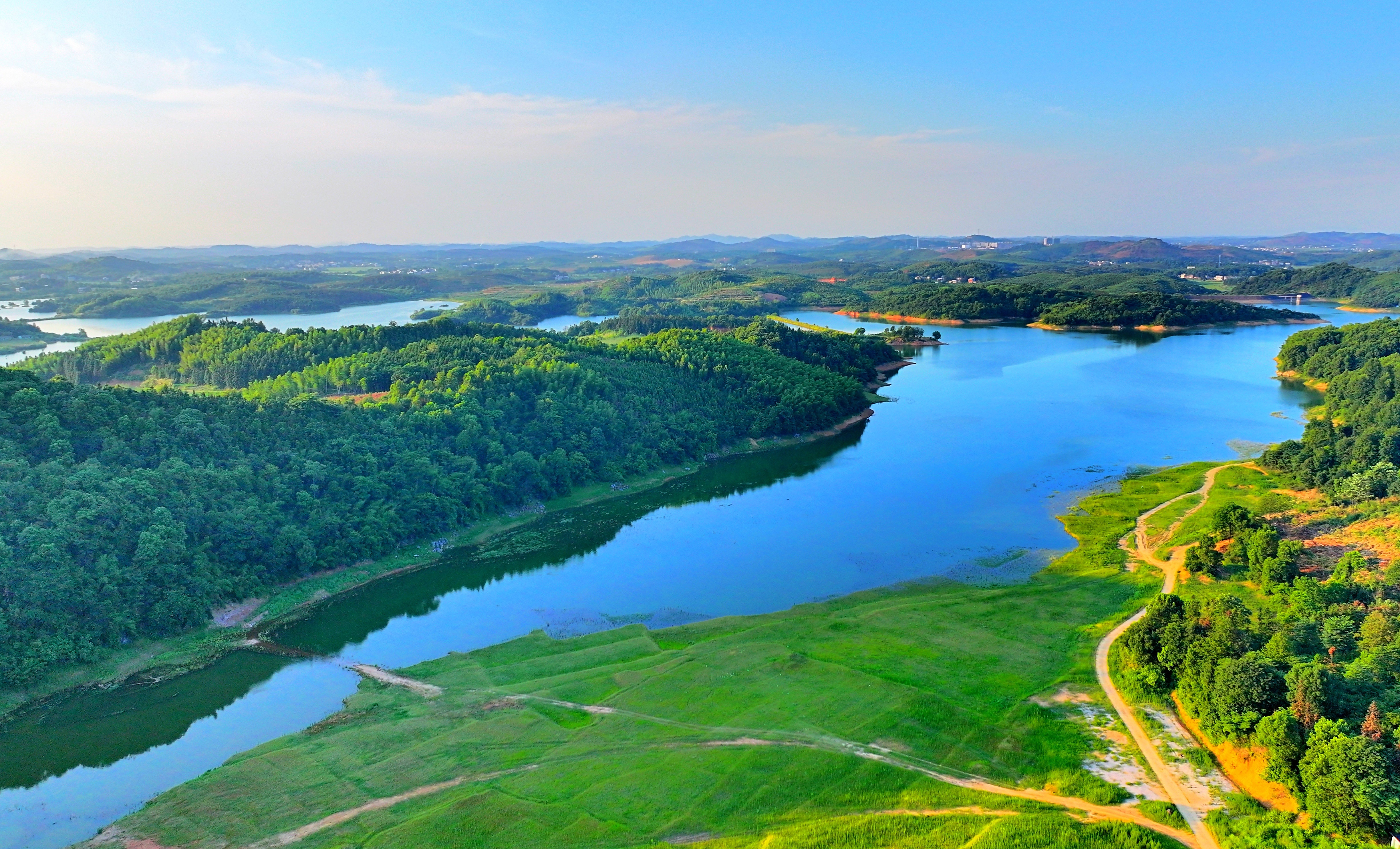 绿水青山美如画