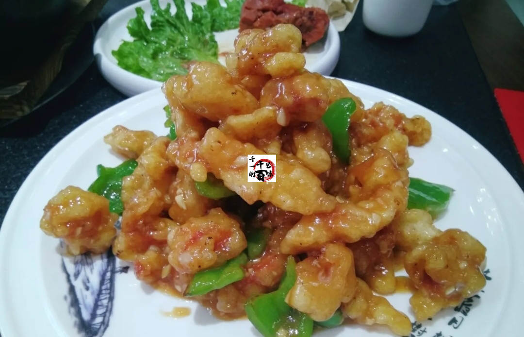 传统东北菜"溜肉段"外酥内嫩,咸香可口,挂糊和汁水的比例!