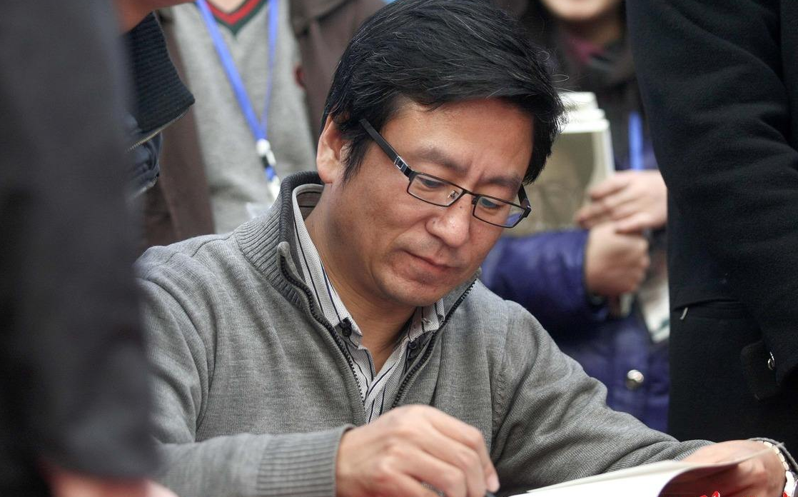 白岩松:践行18岁时的理想,从一而终,把新闻这条路走到极致