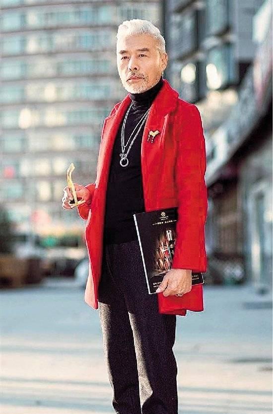 时尚老人成网红:八旬奶奶拍艺术照 最帅大爷走t台