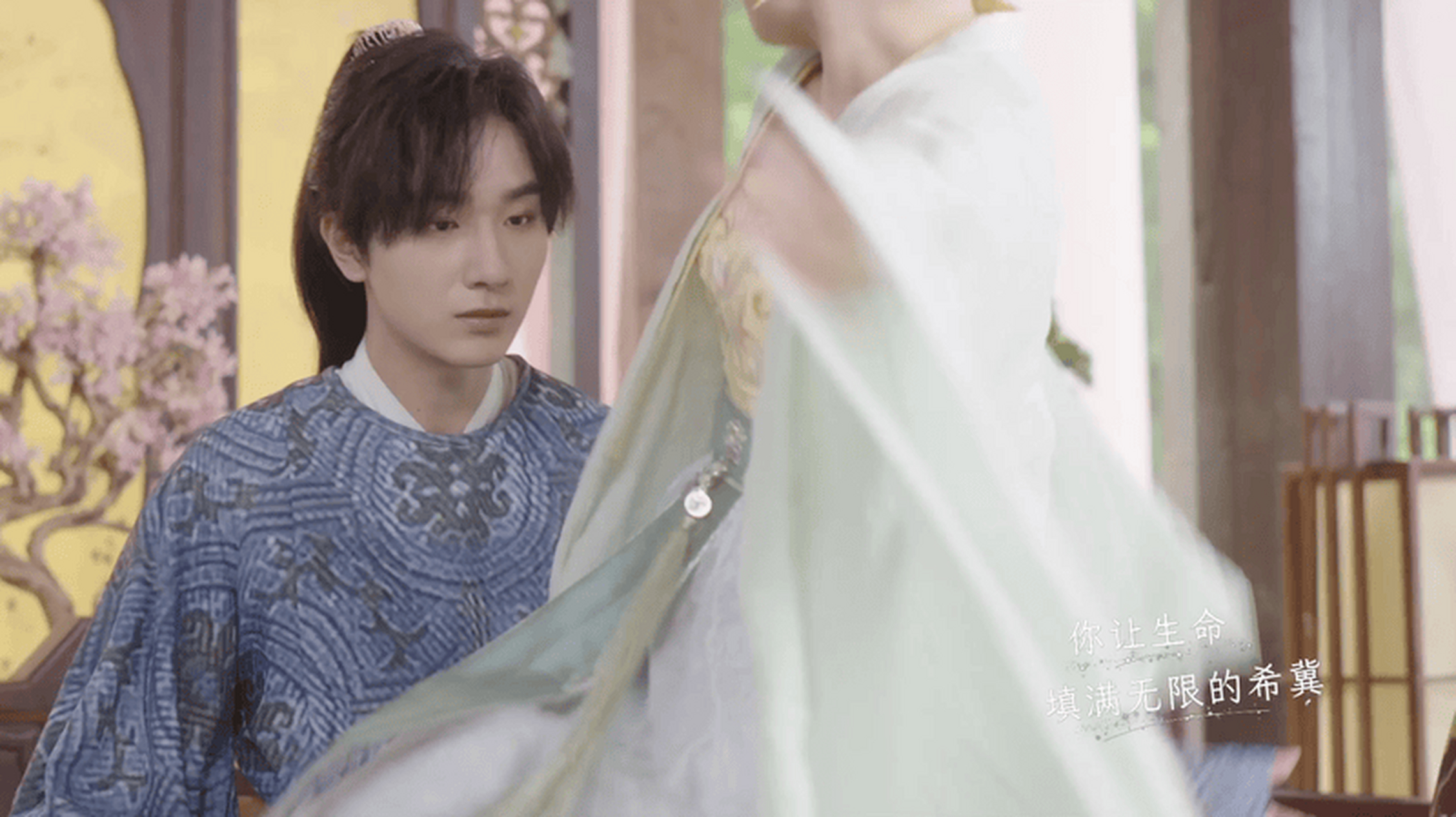 谁说辣目洋子和李宏毅看着不够有cp感!