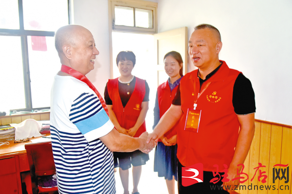 陈红星:履行代表职责做居民的暖心人