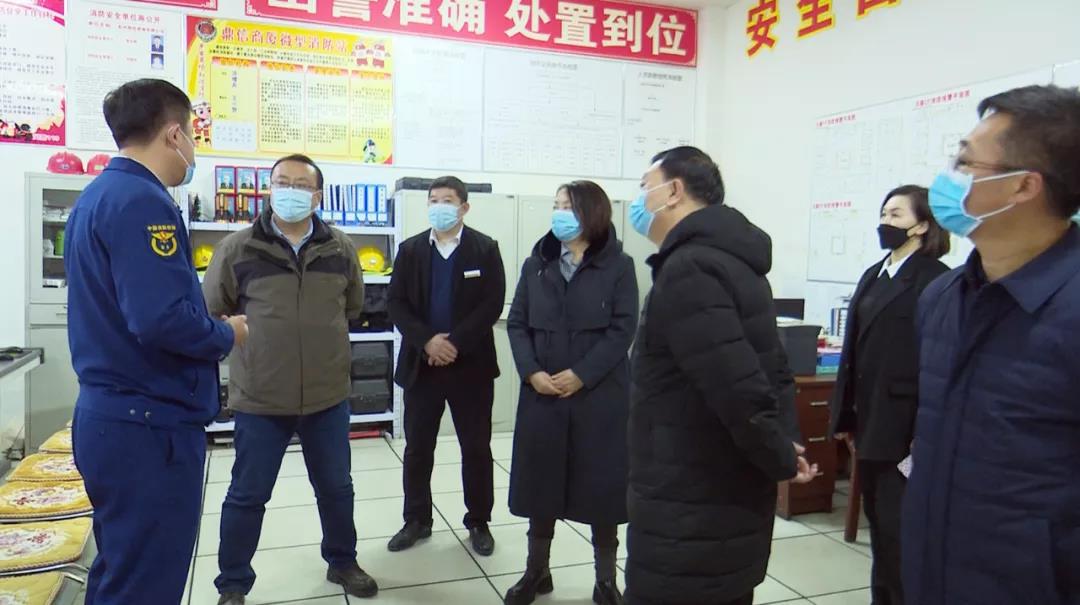 彰武县长杨家佳带队检查商超消防安全