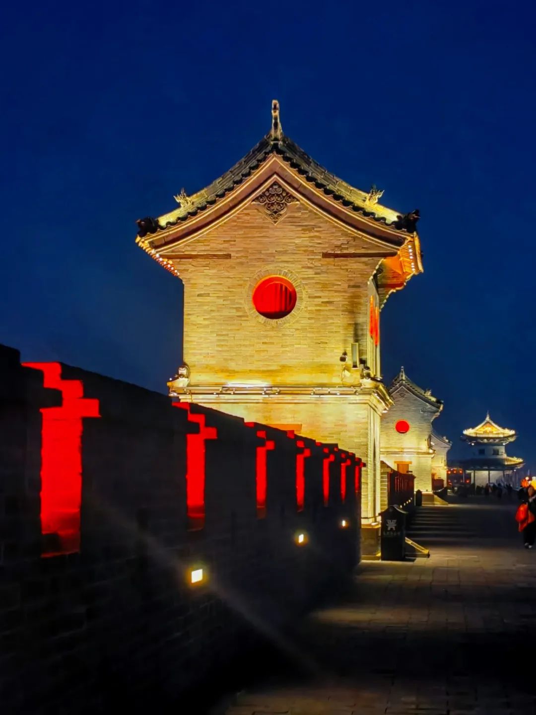 汾河湾畔古县城天龙山下晋祠东大院斗拱飞檐彩饰金装砖瓦磨合城楼