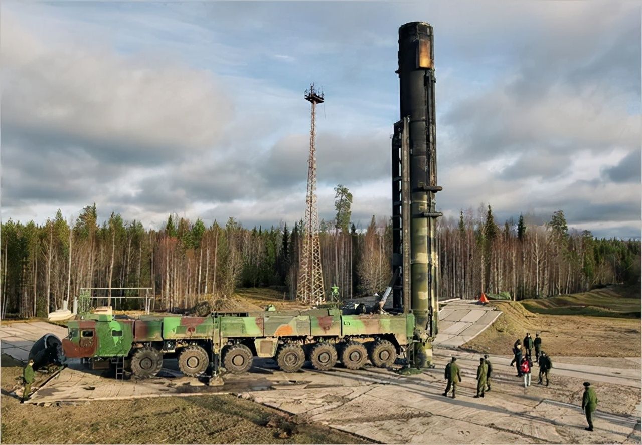 俄军重启核试验场,时隔33年准备核爆,俄专家:再扩充550枚核弹