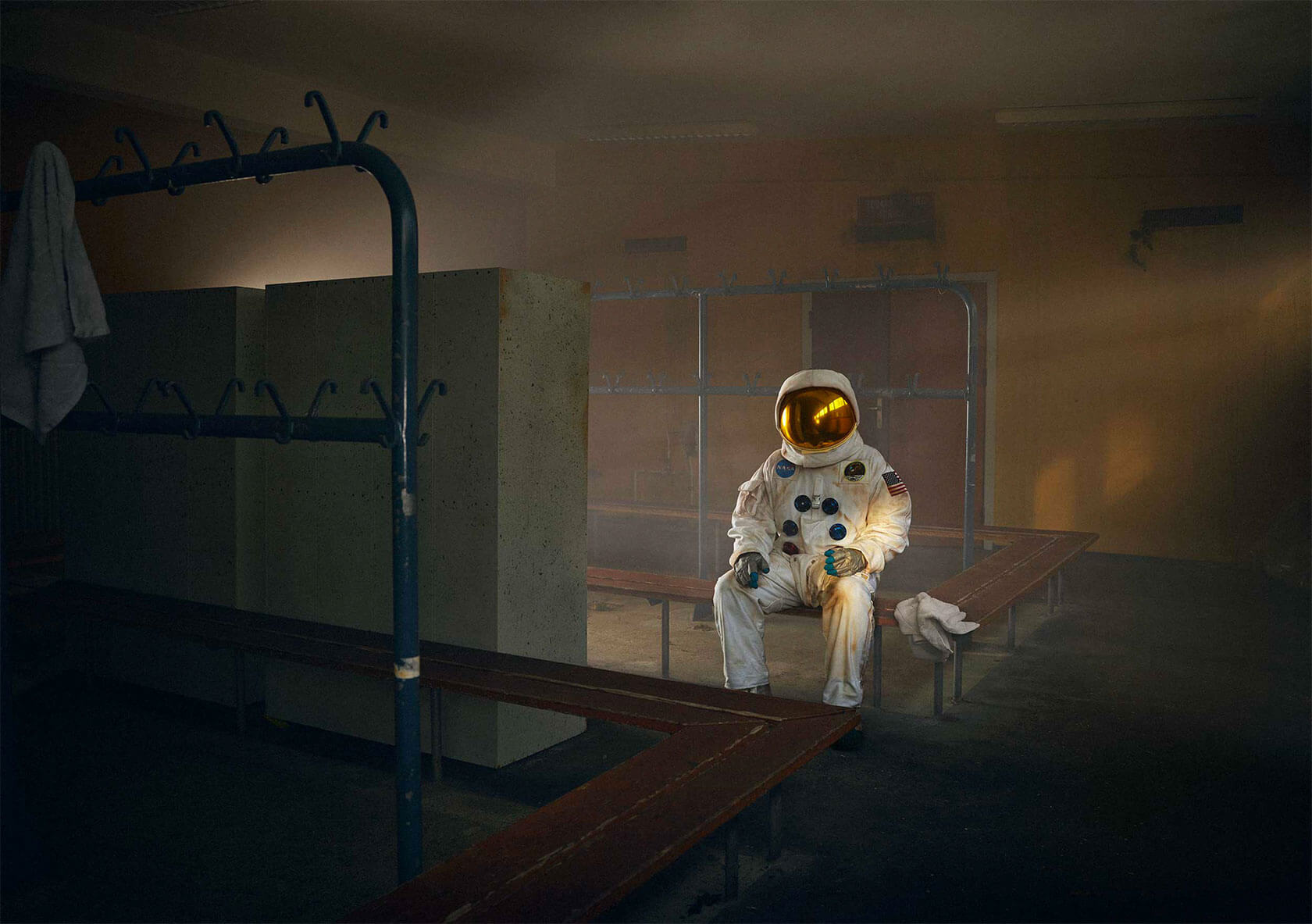 坠毁着陆:摄影师肯·赫尔曼拍摄的宇航员照片