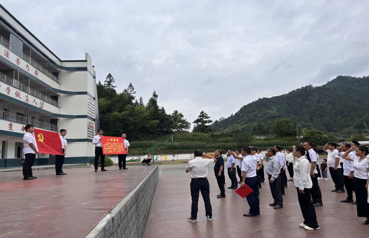 丹寨县南皋乡组织开展庆祝建党102周年暨"学思践悟二十大·砥砺奋进新