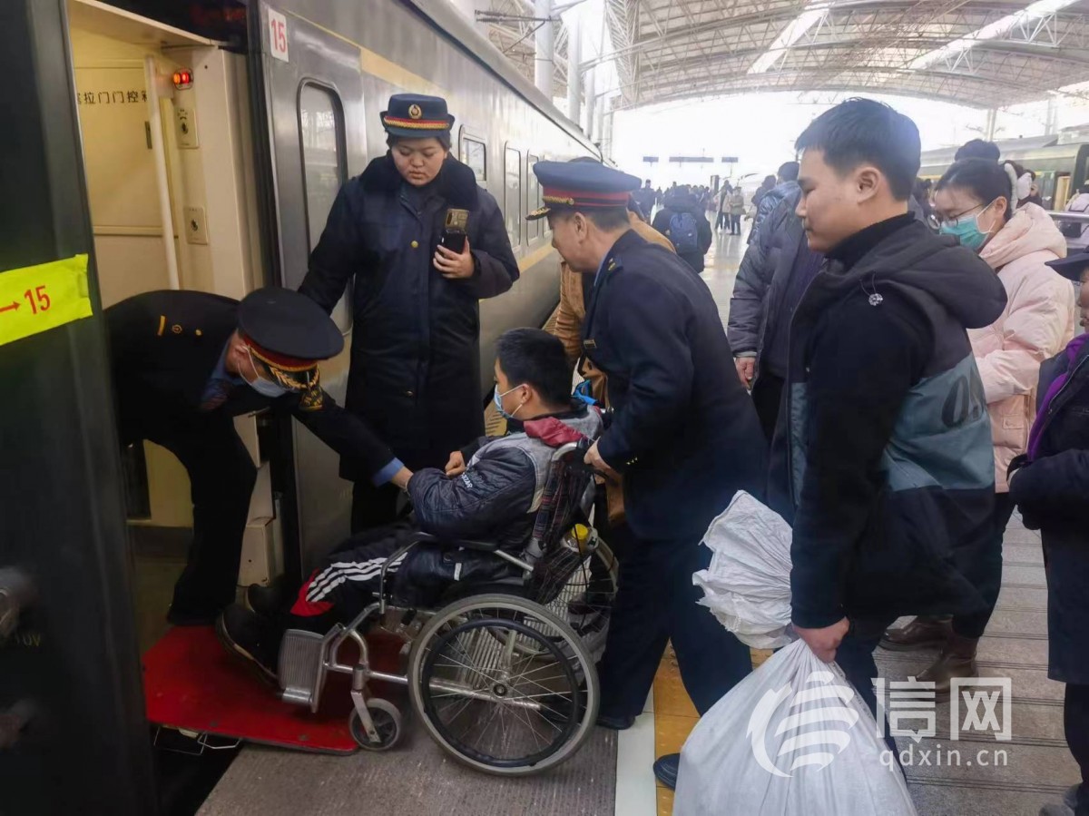 重点关注关心特殊旅客 青岛客运段西宁车队赢群众赞誉