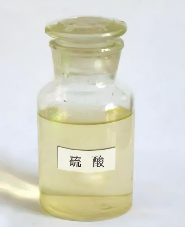 比浓硫酸腐蚀性更强,遇水直接爆燃,强碱的恐怖远超你的想象!