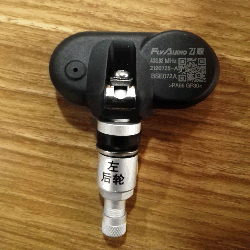 胎压警报突亮！这3个动作能救命，90%的司机却做错了-有驾