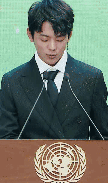 丁真戴耳环穿西装,参加联合国演讲不怯场!附西装选购干货