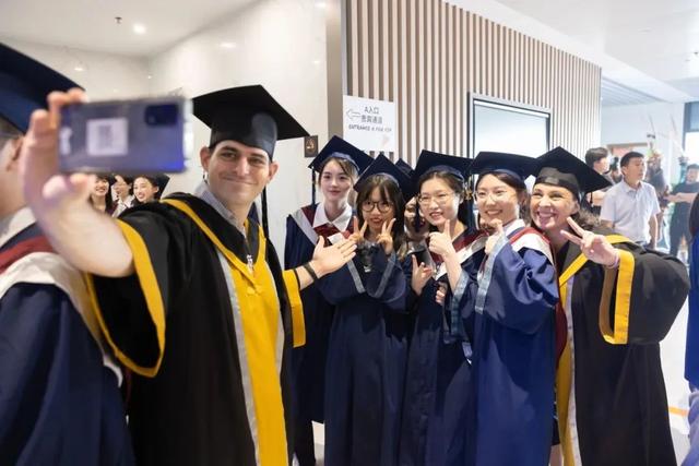 鸿鹄高飞,拥抱未来——广以隆重举行2023年毕业典礼