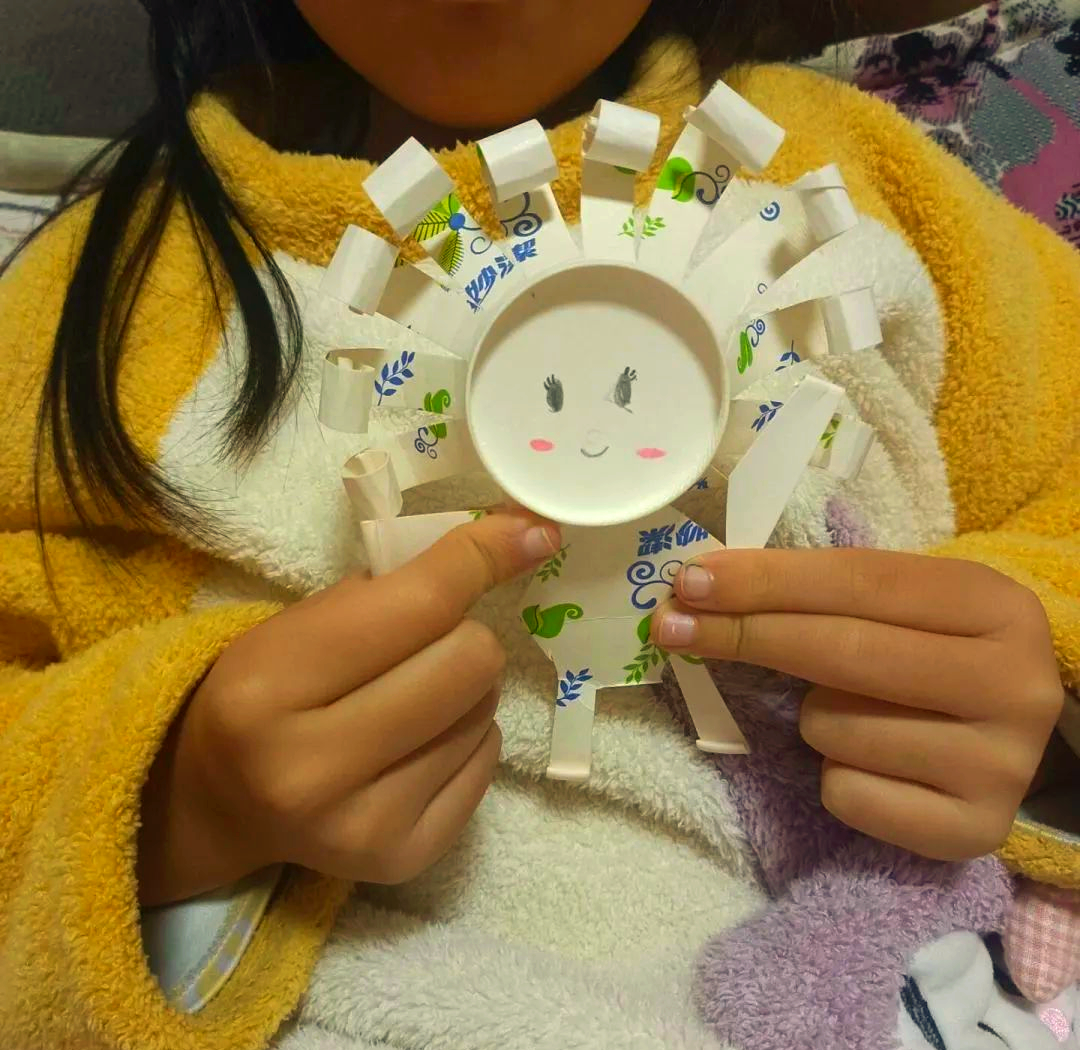 济南市邵而小学的纸杯娃娃创意活动全观
