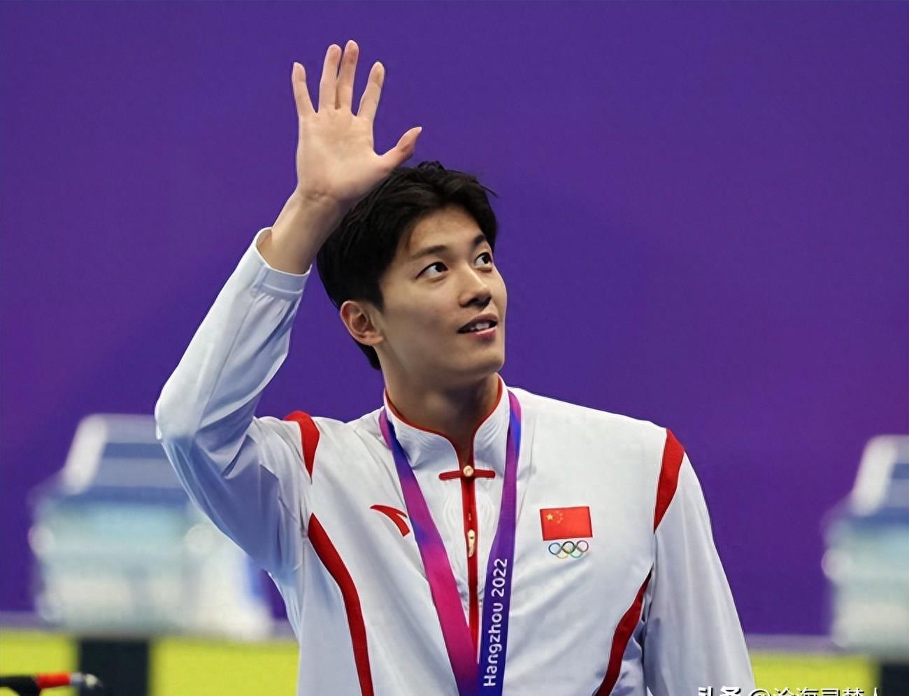 富二代汪顺:手机屏保为初恋女友张雨霏,14岁相遇,直呼男神太帅