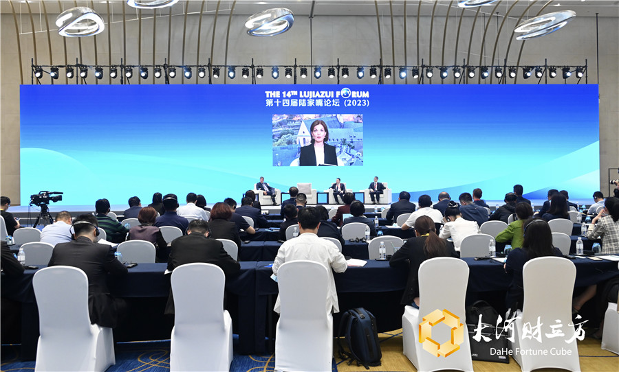 卢森堡证券交易所首席执行官朱莉·贝克:想实现真正的绿色转型,不能