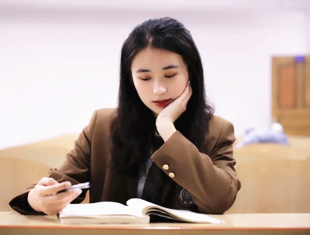 南华大学美女学霸刘依诺,才貌双全,5篇sci论文,保研到西安交大