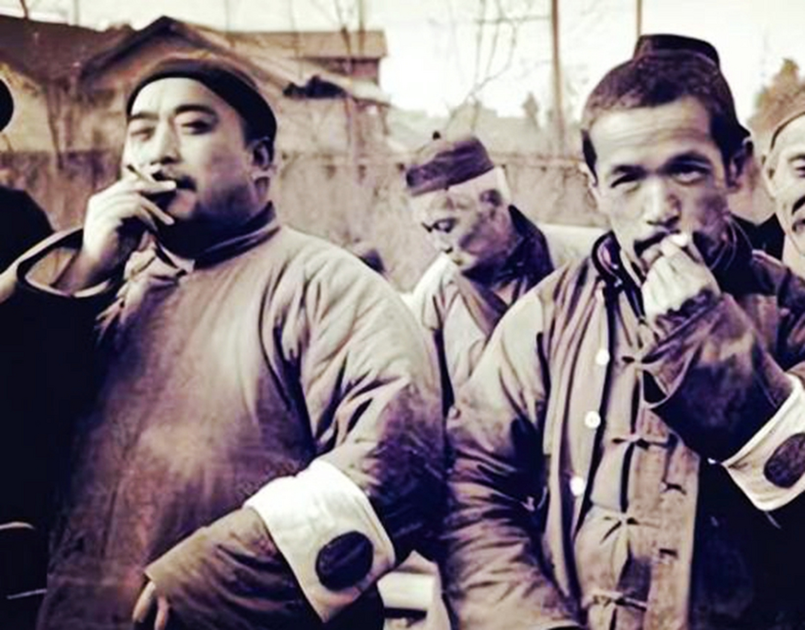 1934年,土匪谢文东本是抗日英雄