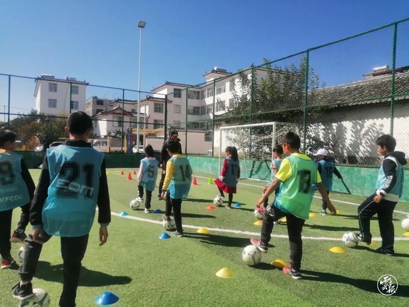 "乐童计划"周末托管营亮相丽江古城区