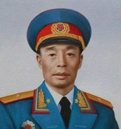 严庆堤:电不死的通信兵,为了接通电话线,拿自己的身体当导体!