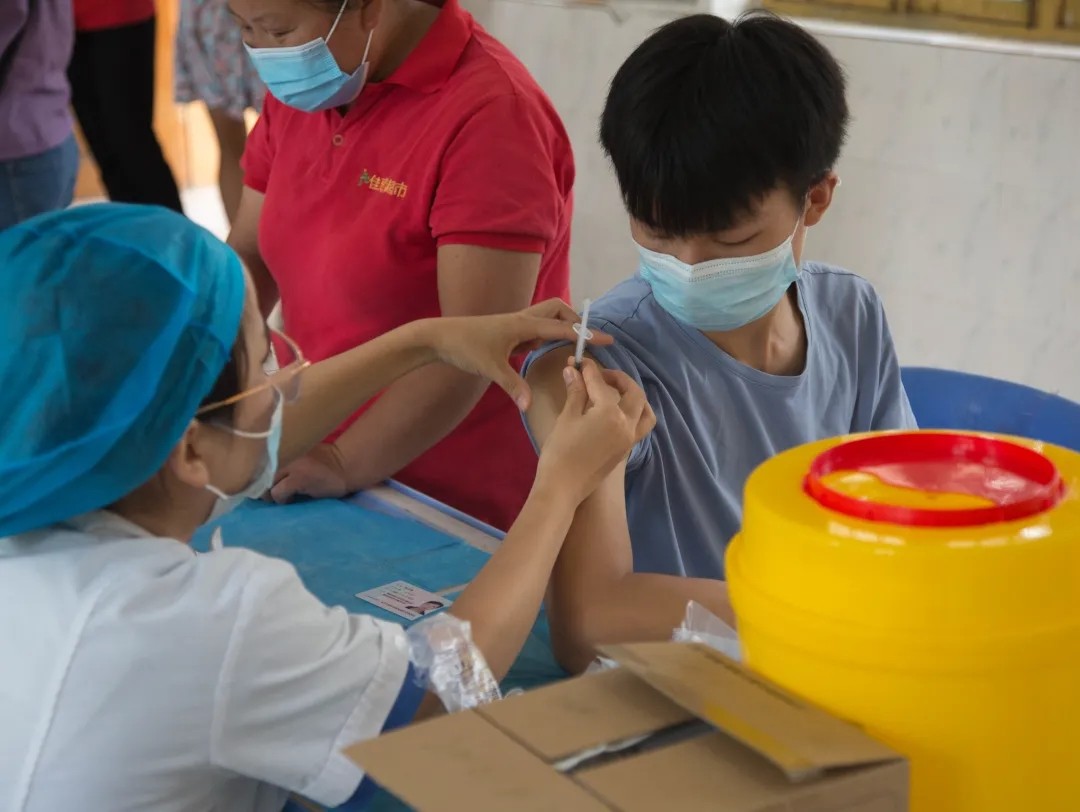洪江市黔阳一中:接种新冠疫苗 筑牢抗疫防线