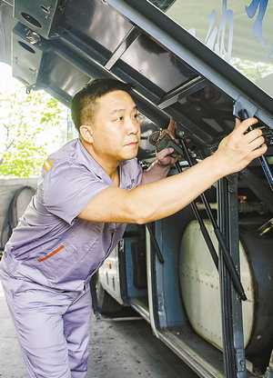 奋斗 人生最亮丽的底色