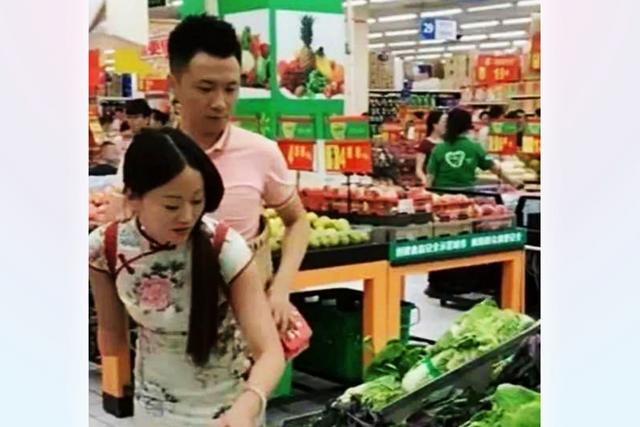 网红阿波苦尽甘来抛妻弃女,无腿还出轨女粉丝,现实版"陈世美"