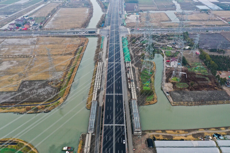 上海崧泽高架新进展:西延伸工程主线高架基本建成,多次高难度"上跨下