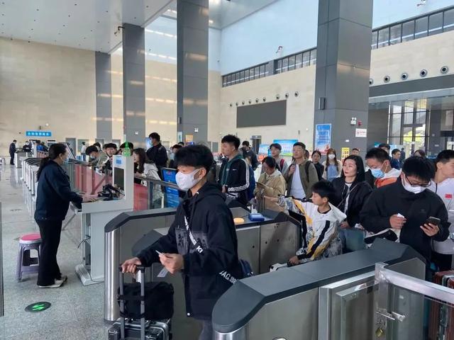 进出日照旅客340827人次!