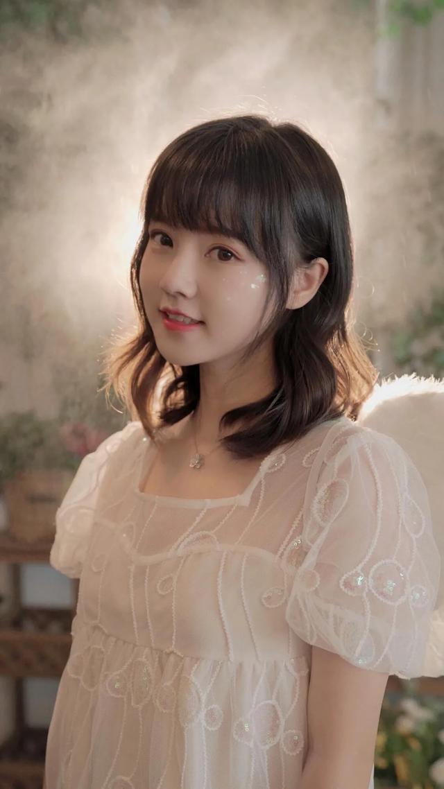 「微量壁纸」——141期,抖音美女之"饭思思"