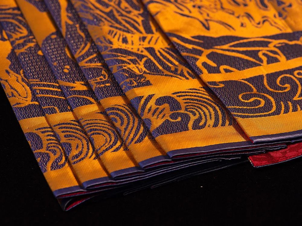 明制国风汉服,重现"寸锦寸金"南京云锦,绚丽华美