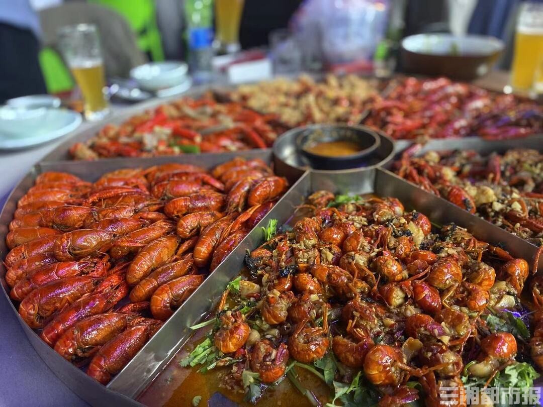 小龙虾爬上餐桌,长沙夜宵市场"五一"旺起来
