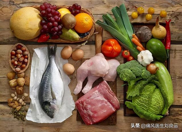 饮食清淡却患上痛风这种“富贵病”，26岁小伙用针挑破痛风石