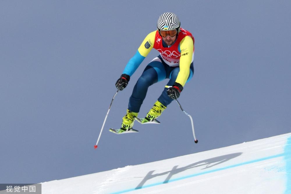 「图」高山滑雪男子滑降:瑞士选手夺冠 徐铭甫完赛